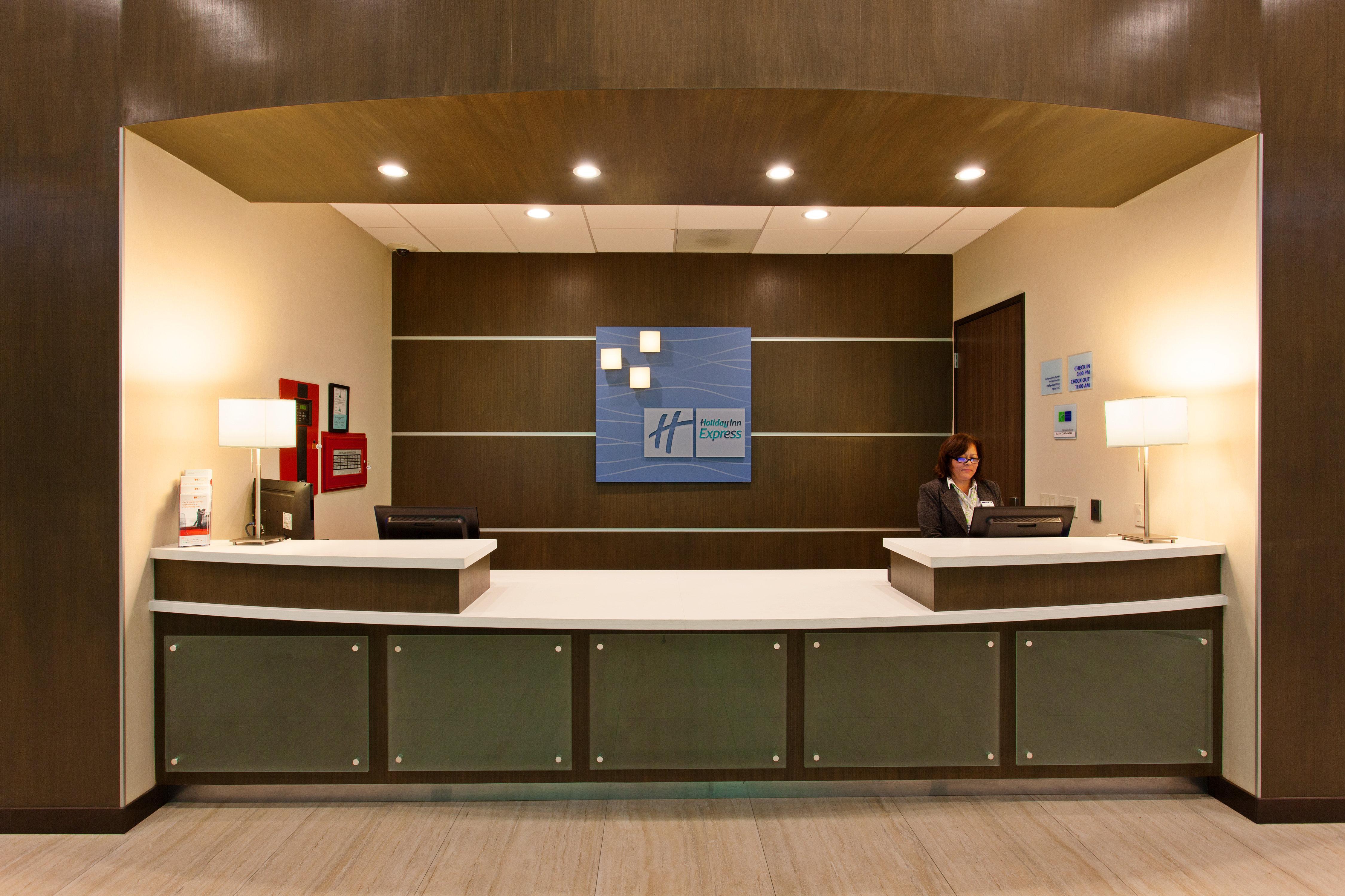 Holiday Inn Express North Hollywood - Burbank Area By Ihg Los Angeles Exterior foto