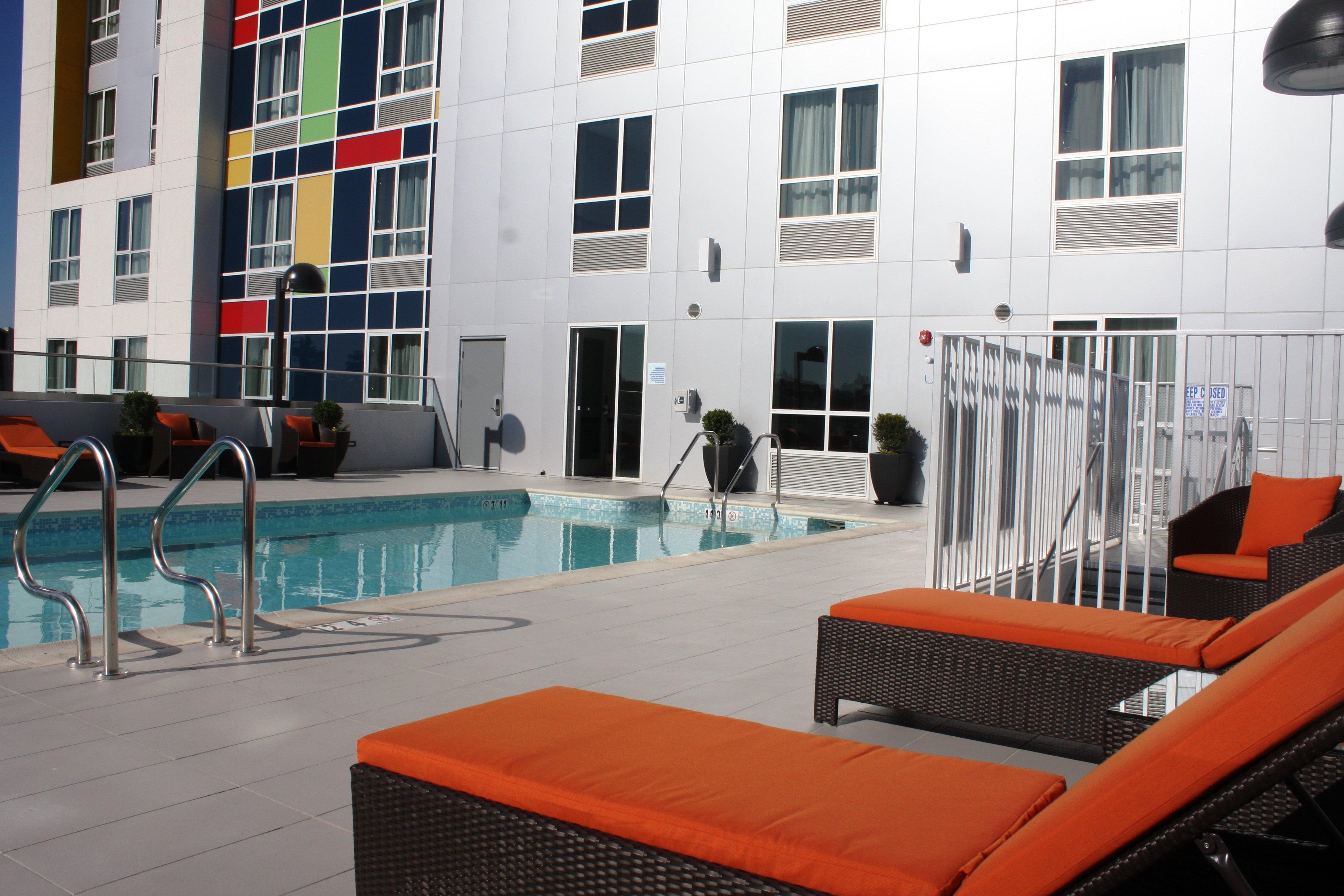 Holiday Inn Express North Hollywood - Burbank Area By Ihg Los Angeles Exterior foto